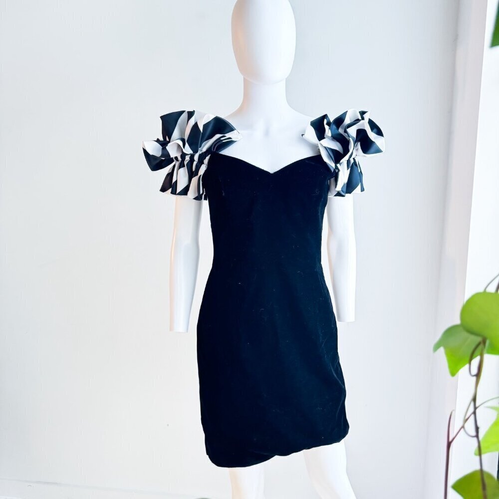 Vintage Y2k Beverly Hills 90210 A.J Bari Black velvet Ruffle Shoulder Dress S